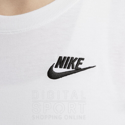 REMERA ESSENTIALS CLUB