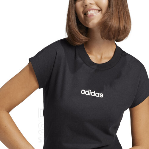 REMERA ESSENTIALS LINEAR