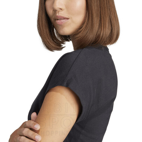 REMERA ESSENTIALS LINEAR