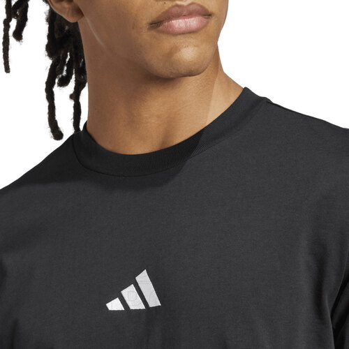 REMERA ESSENTIALS LOGO