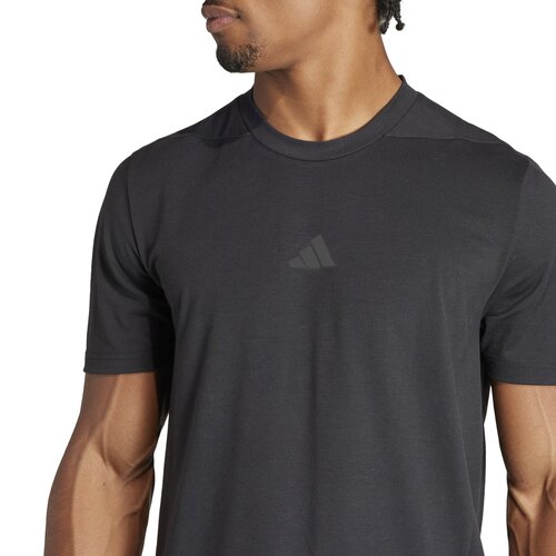 REMERA D4T   LOGO EN NEGRO