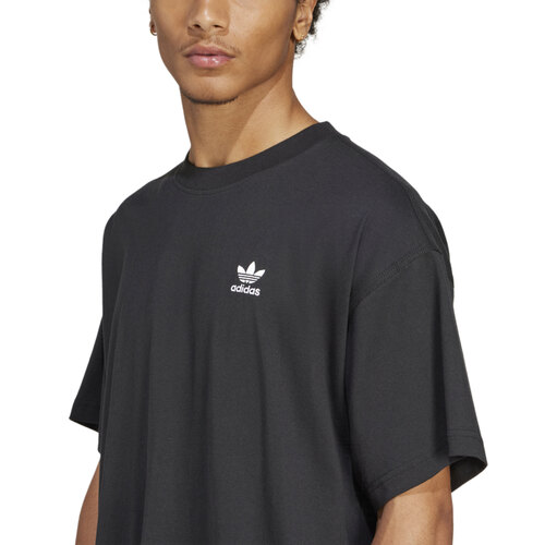 REMERA ESSENTIAL