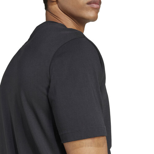 REMERA ESSENTIALS LOGO GRANDE