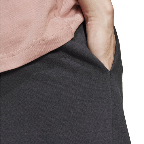 SHORT ESSENTIALS BIG LOGO