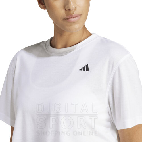 REMERA TRAIN ESSENTIALS BOXY