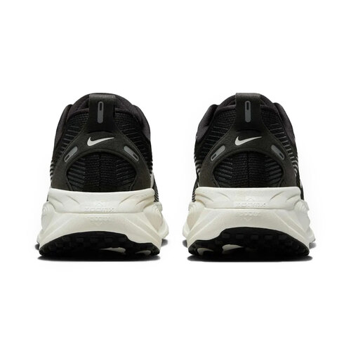 ZAPATILLAS NIKE VOMERO 18