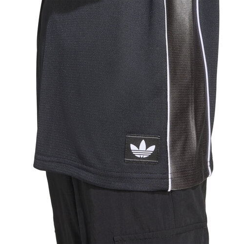 REMERA ESS