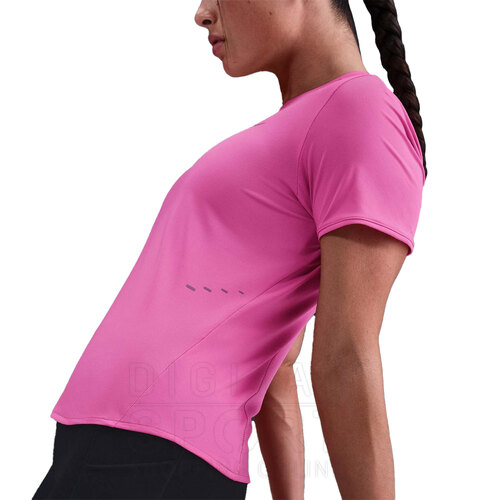 REMERA SWIFT DRI FIT