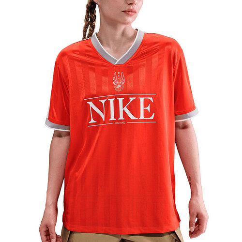 REMERA SPORTSWEAR V NECK