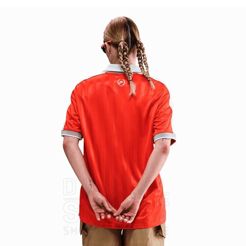 REMERA SPORTSWEAR V NECK