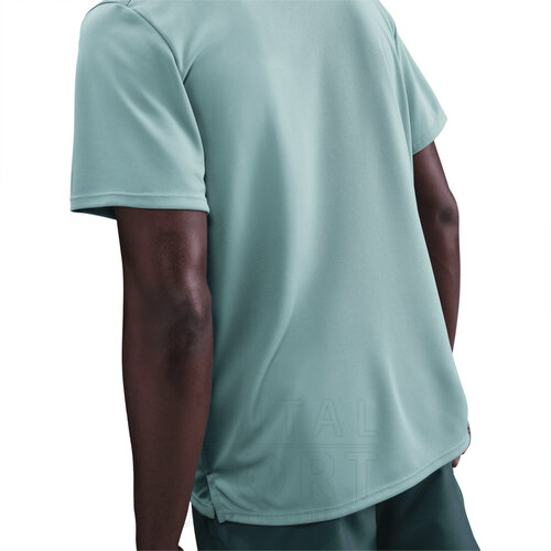 REMERA UV MILER