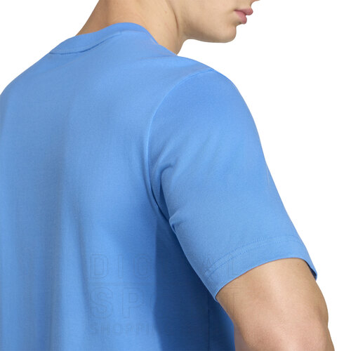 REMERA ESSENTIALS LINEAR