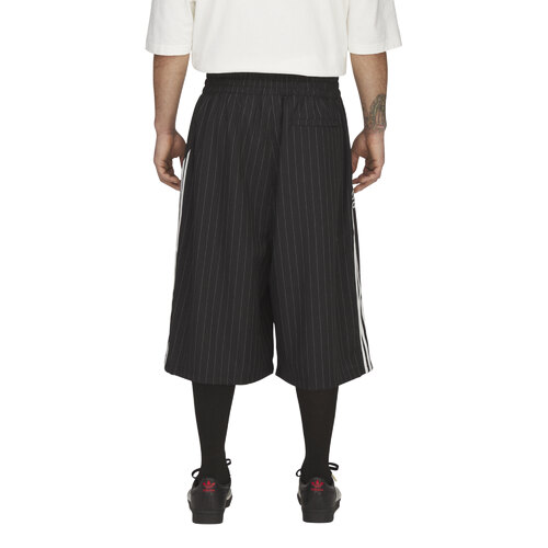 SHORT WILLY CHAVARRIA
