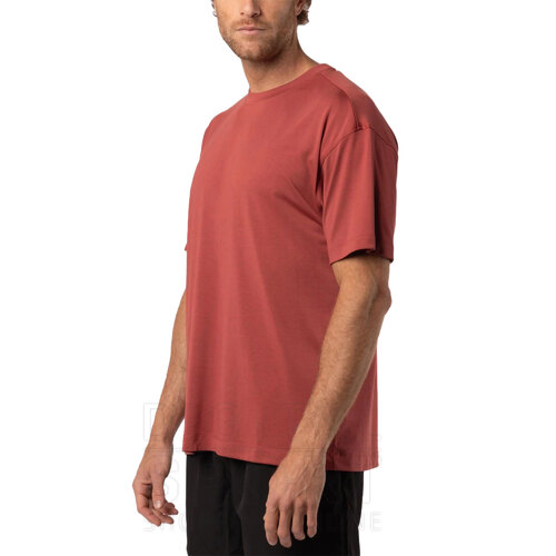 REMERA STRIDE OVERSIZED