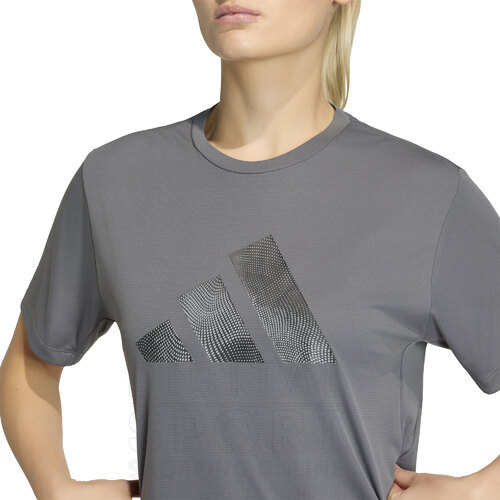 REMERA ESSENTIALS BRAND LOVE