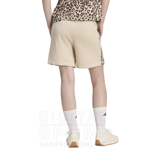 SHORT SEASONAL ESSENTIALS