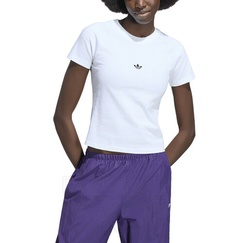 REMERA ESSENTIALS SLIM