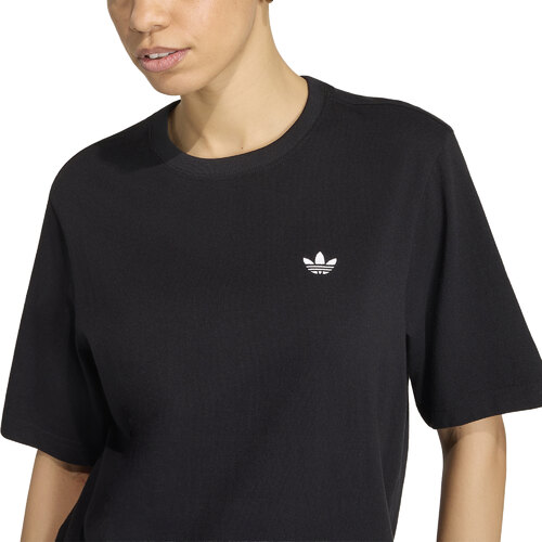 REMERA ESSENTIALS