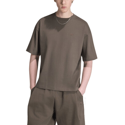 REMERA PREMIUM ESSENTIALS
