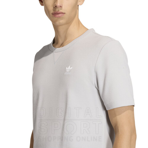 REMERA ESSENTIALS TREFOIL