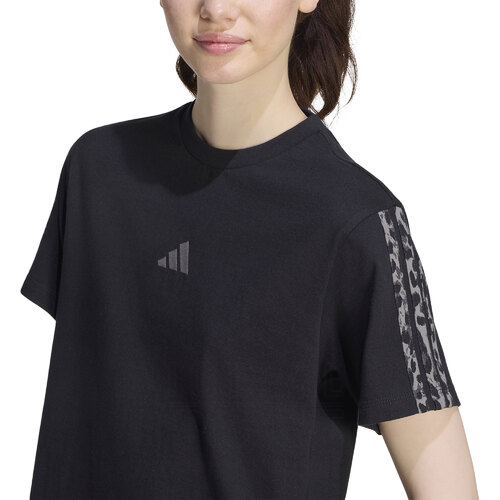 REMERA SEASONAL ESSENTIALS