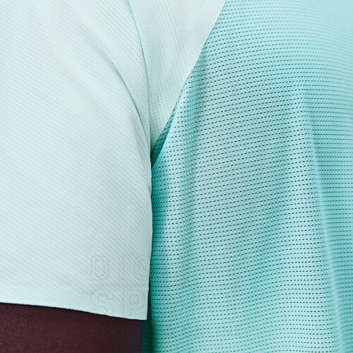 REMERA PERFORMANCE-T