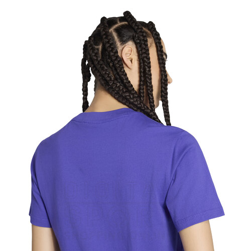 REMERA ESSENTIALS SMALL LOGO