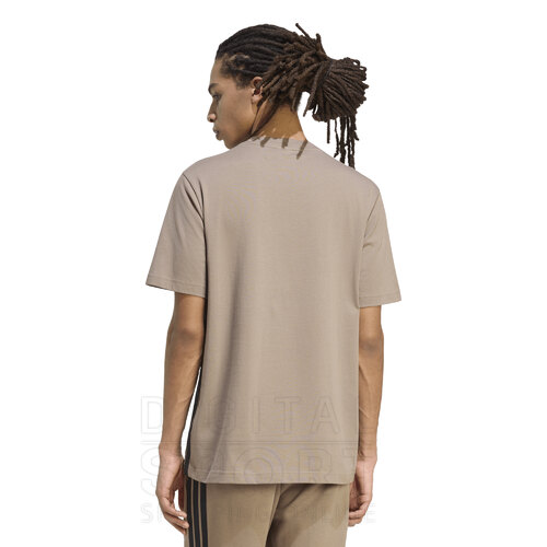 REMERA ESSENTIALS 3 TIRAS