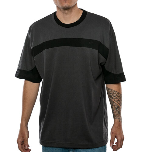 REMERA CONTRAST OVER