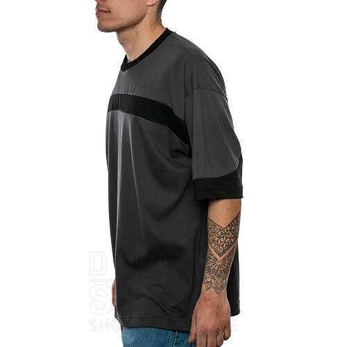 REMERA CONTRAST OVER