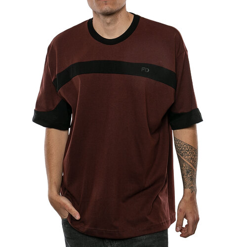 REMERA CONTRAST OVER