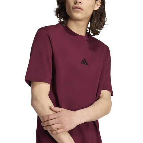 REMERA ESSENTIALS SMALL LOGO