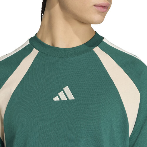 REMERA SEASONAL ESSENTIALS