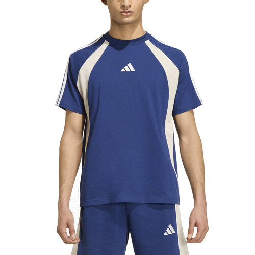 REMERA SEASONAL ESSENTIALS