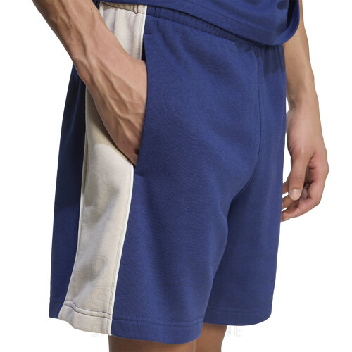 SHORT SEASONAL ESSENTIALS