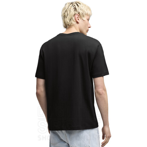 REMERA GRAPHICS RELAXED BADGE