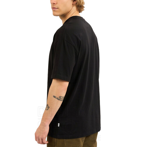 REMERA NEW VERTICAL LOGO OVER