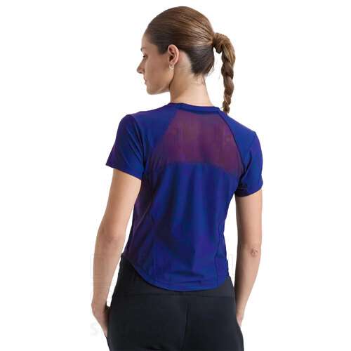 REMERA SWIFT