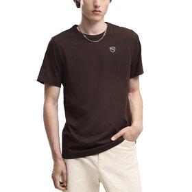 REMERA ESSENTIALS ELEVATED